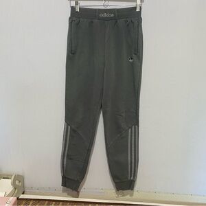 Adidas Originals 3-Stripes Jogger Pants Gray Youth L‎ (13–14Y) Casual Loungewear